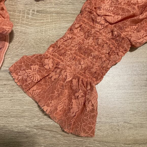 Free People Emily Lacey Top NWT size XS Savannah Red Off Shoulder - Picture 2 of 7